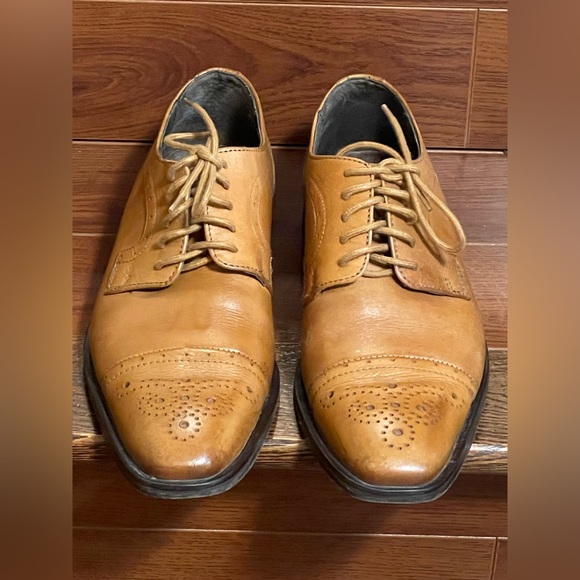 Oxford’s shoes - Picture 4 of 5